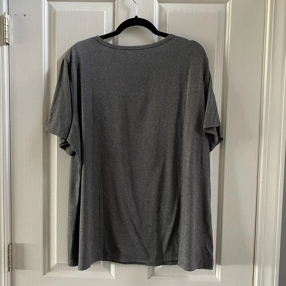 Amazon Graphic Tee - Picture 2 of 3